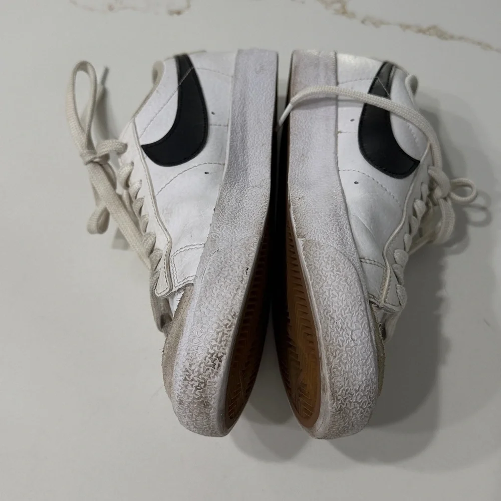 Nike Blazer Low 77 Vintage Sneakers in Black and White | 6Y